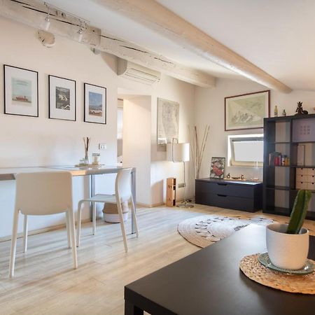 Stunning Top Floor Flat In The Heart Of Verona Exterior foto