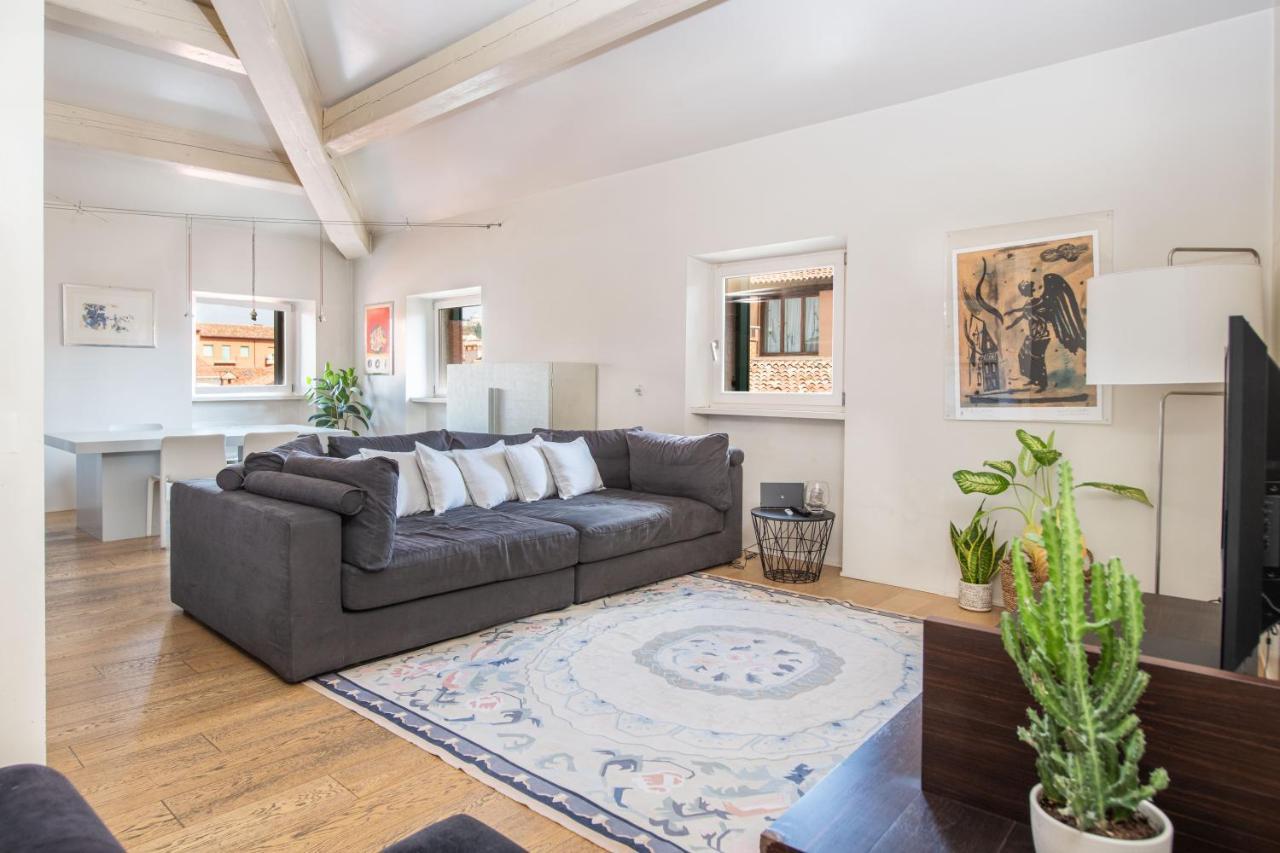 Stunning Top Floor Flat In The Heart Of Verona Exterior foto