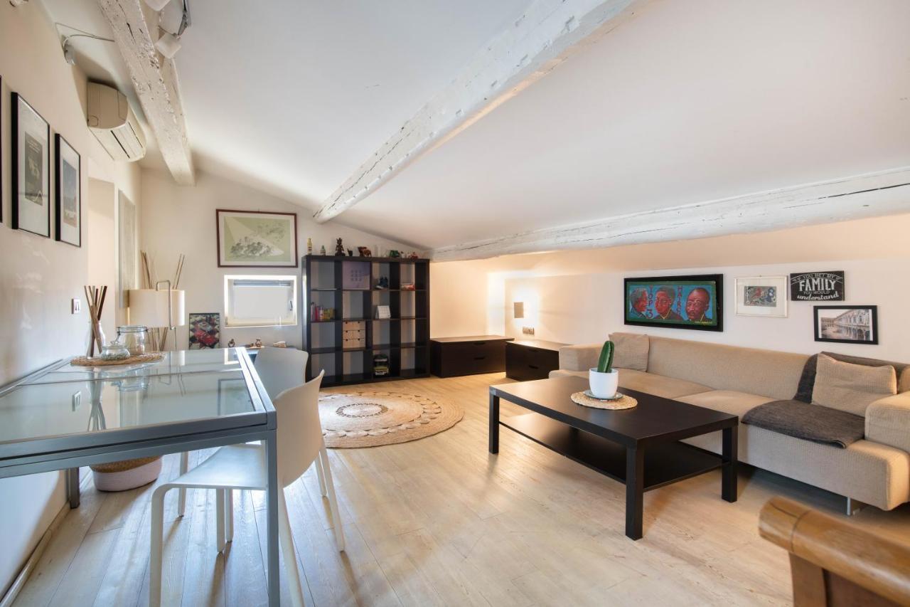 Stunning Top Floor Flat In The Heart Of Verona Exterior foto